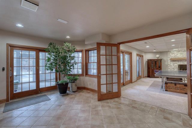 W36 Oakwood DRIVE, Delafield, WI 53018