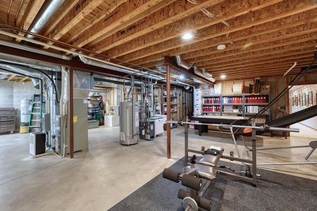 W36 Oakwood DRIVE, Delafield, WI 53018