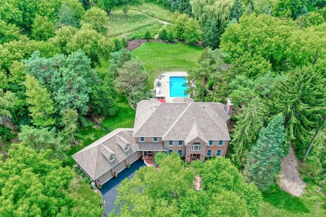 W36 Oakwood DRIVE, Delafield, WI 53018
