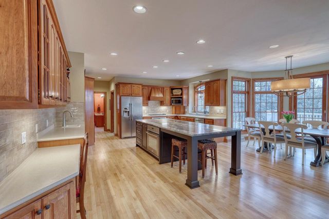 W36 Oakwood DRIVE, Delafield, WI 53018