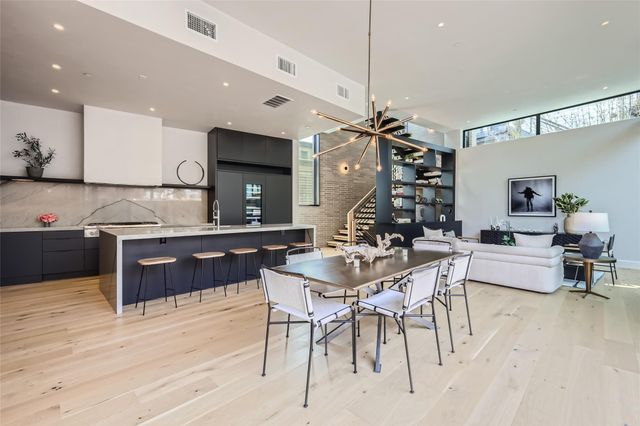 1315 W 9th ST B, Austin, TX 78703