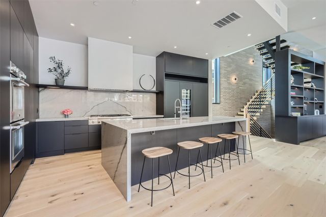 1315 W 9th ST B, Austin, TX 78703