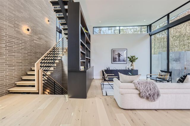 1315 W 9th ST B, Austin, TX 78703
