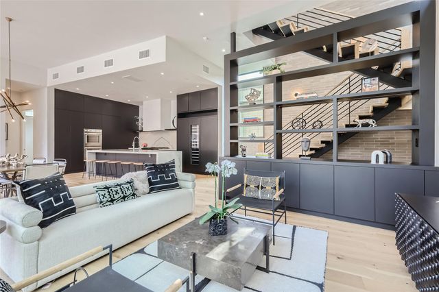 1315 W 9th ST B, Austin, TX 78703