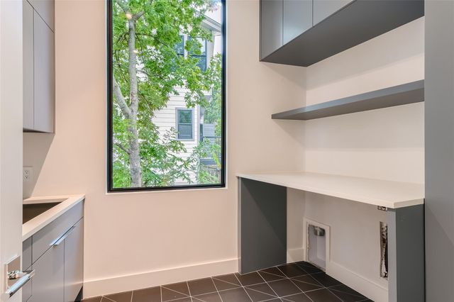 1315 W 9th ST B, Austin, TX 78703