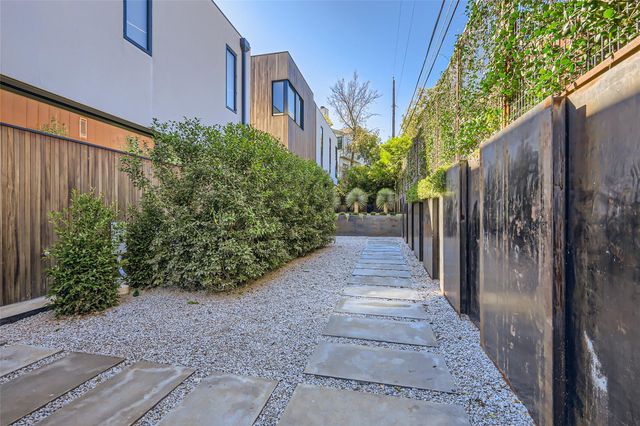 1315 W 9th ST B, Austin, TX 78703