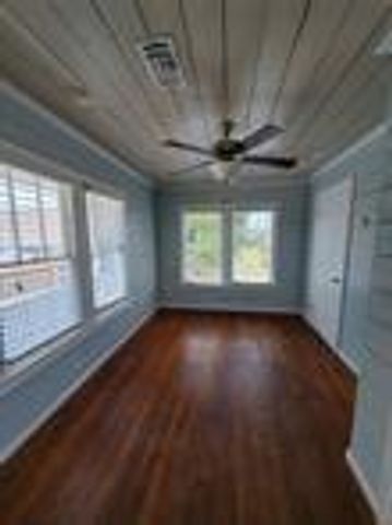 801 University Boulevard, Galveston, TX 77550