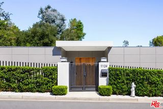 1124 Summit Drive, Beverly Hills, CA 90210
