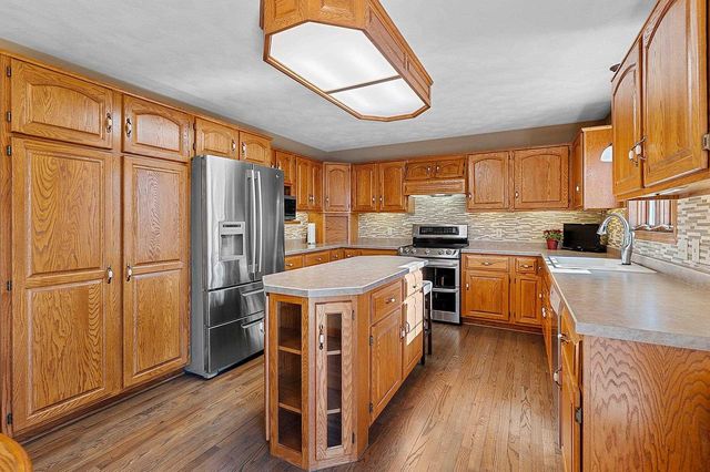 7 ASH GROVE PLACE, Kaukauna, WI 54130