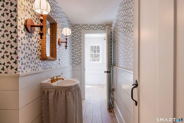 105 White Oak Shade Road, New Canaan, CT 06840