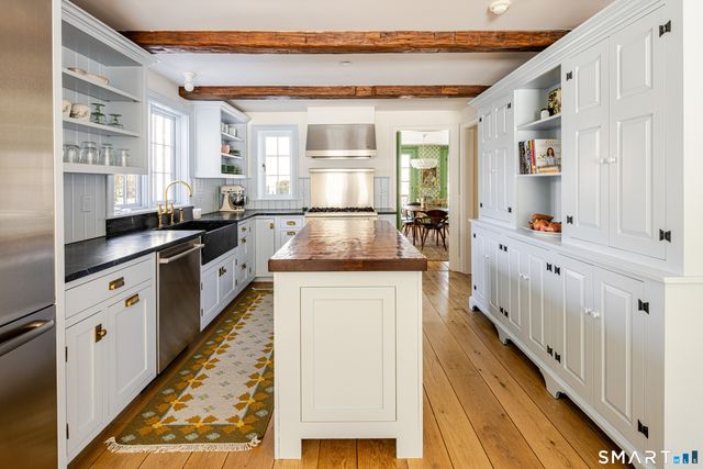 105 White Oak Shade Road, New Canaan, CT 06840