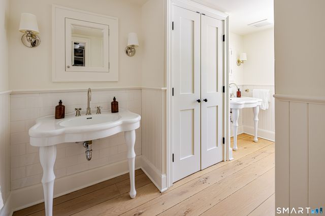 105 White Oak Shade Road, New Canaan, CT 06840