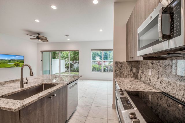 4829 Pointe Midtown Road, Palm Beach Gardens, FL 33418