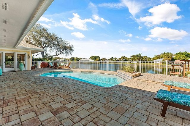 72 Cache Cay Drive, Vero Beach, FL 32963
