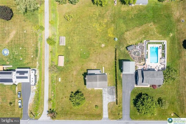 206 BLIELE RD, Lenhartsville, PA 19534