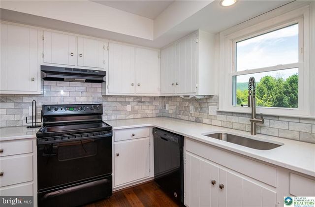 206 BLIELE RD, Lenhartsville, PA 19534