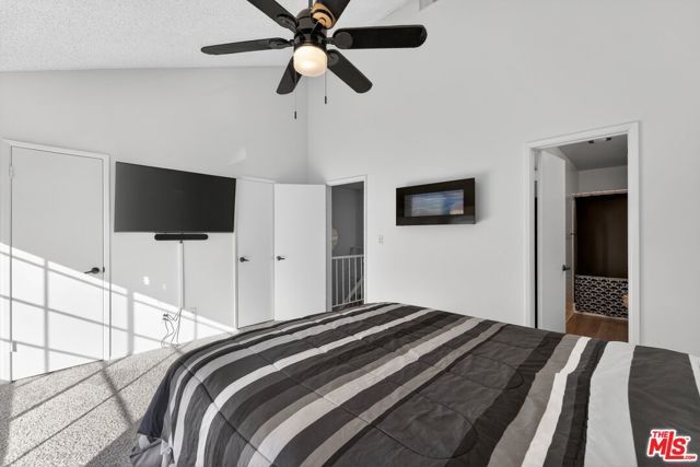 19355 Sherman Way 42, Reseda (los Angeles), CA 91335