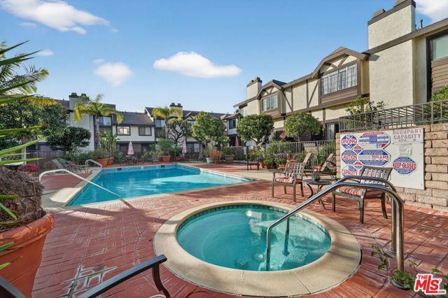 19355 Sherman Way 42, Reseda (los Angeles), CA 91335