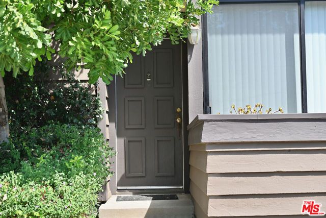 19355 Sherman Way 42, Reseda (los Angeles), CA 91335