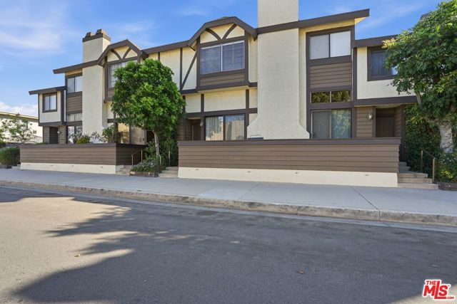 19355 Sherman Way 42, Reseda (los Angeles), CA 91335