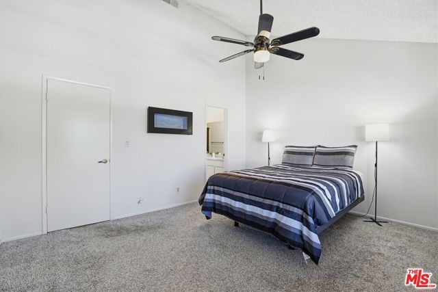 19355 Sherman Way 42, Reseda (los Angeles), CA 91335