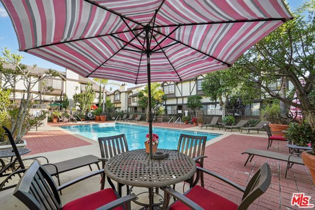 19355 Sherman Way 42, Reseda (los Angeles), CA 91335