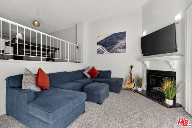 19355 Sherman Way 42, Reseda (los Angeles), CA 91335