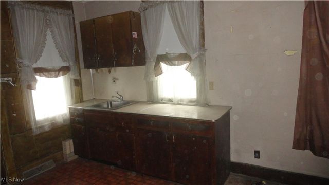 920 Grant Street, Newell, WV 26050