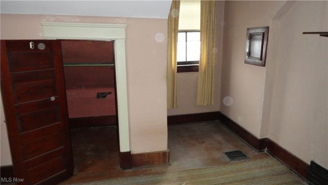 920 Grant Street, Newell, WV 26050