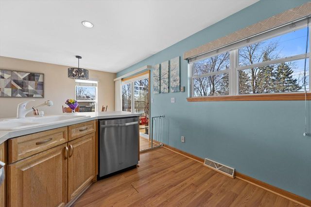 4031 S 89th STREET, Greenfield, WI 53228