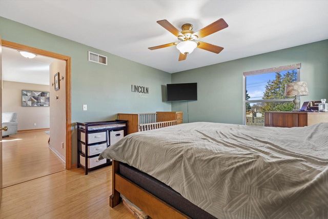 4031 S 89th STREET, Greenfield, WI 53228