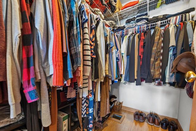 4031 S 89th STREET, Greenfield, WI 53228