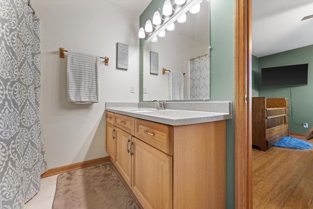 4031 S 89th STREET, Greenfield, WI 53228