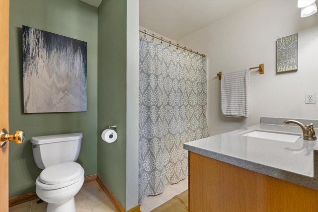 4031 S 89th STREET, Greenfield, WI 53228