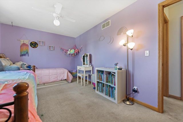 4031 S 89th STREET, Greenfield, WI 53228