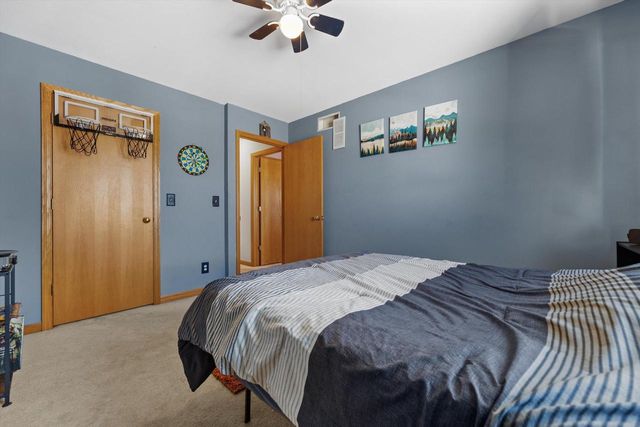 4031 S 89th STREET, Greenfield, WI 53228