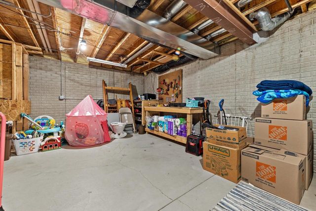 4031 S 89th STREET, Greenfield, WI 53228