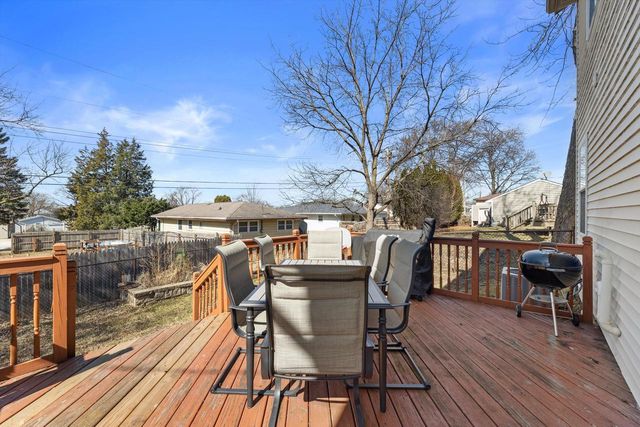 4031 S 89th STREET, Greenfield, WI 53228