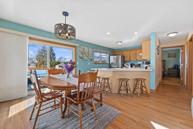 4031 S 89th STREET, Greenfield, WI 53228