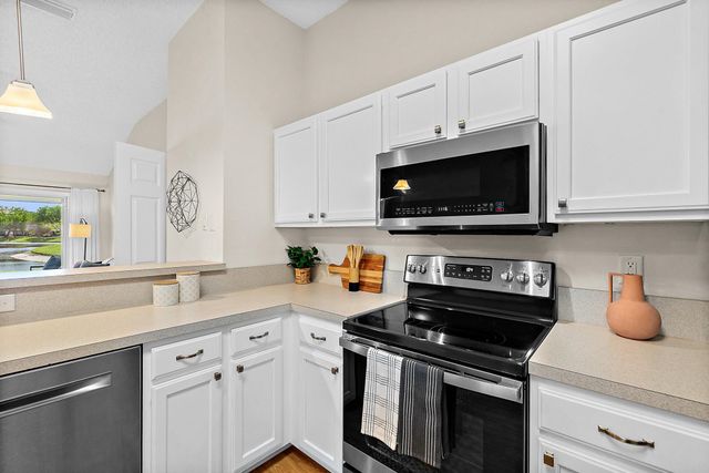 913 Oak Arbor Cir, St Augustine, FL 32084