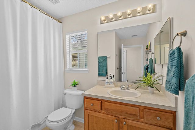 913 Oak Arbor Cir, St Augustine, FL 32084