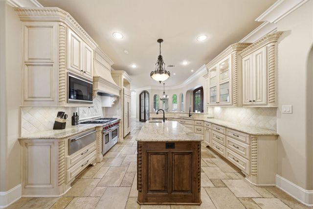 14302 Belle River Lane, Houston, TX 77077