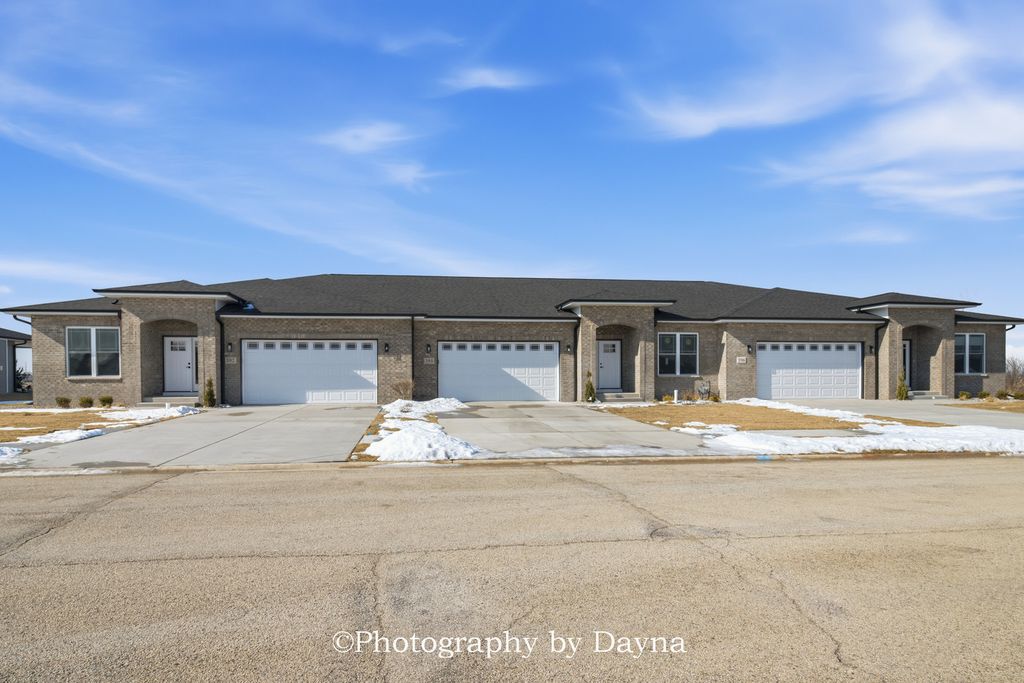 392 White Hawk Way, Manteno, IL 60950