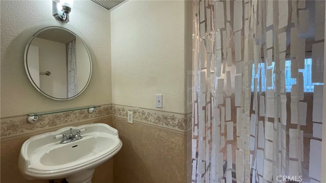 1701 Neil Armstrong 105, Montebello, CA 90640