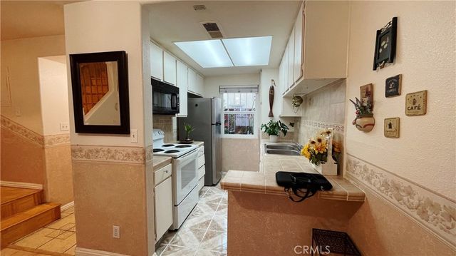 1701 Neil Armstrong 105, Montebello, CA 90640