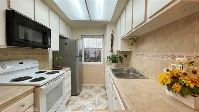 1701 Neil Armstrong 105, Montebello, CA 90640