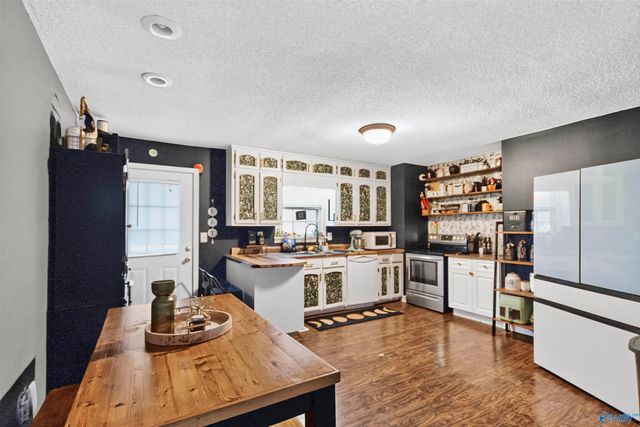823 Arad Thompson Road NE, Arab, AL 35016