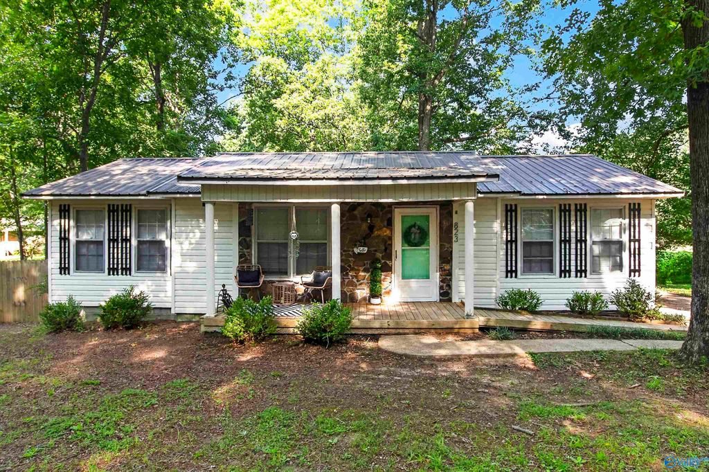 823 Arad Thompson Road NE, Arab, AL 35016