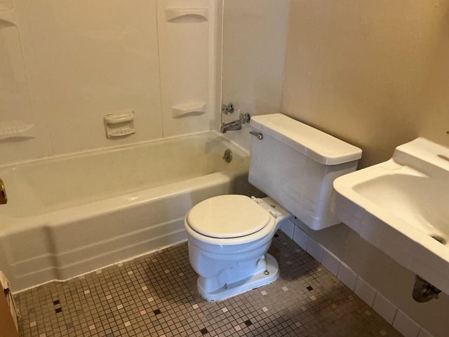 5824 W Beloit ROAD, West Allis, WI 53219