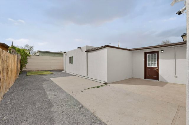 804 Prospect Avenue NW, Albuquerque, NM 87102